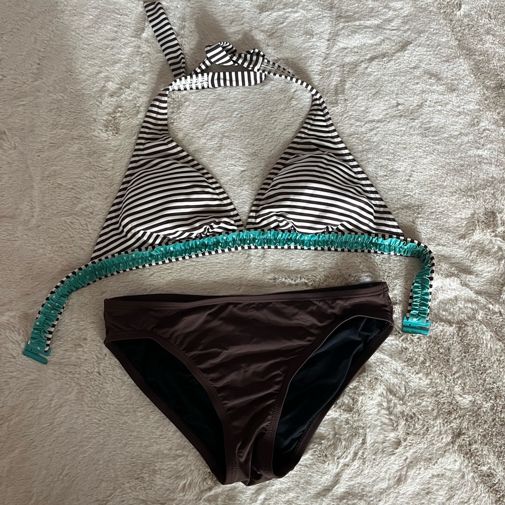 Boden Top size 8
Michael Kors bottom size small